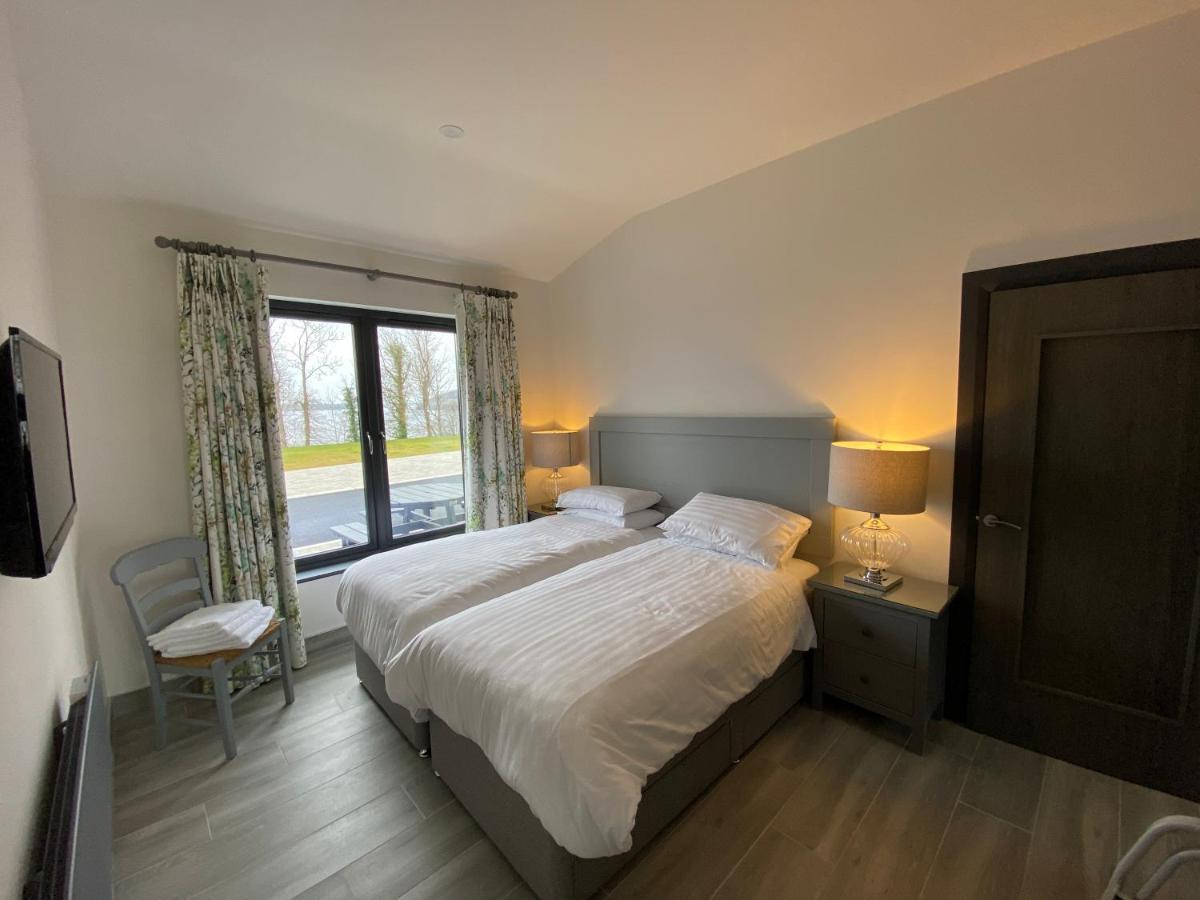 Tullybay Holiday Lodges Enniskillen Exterior photo