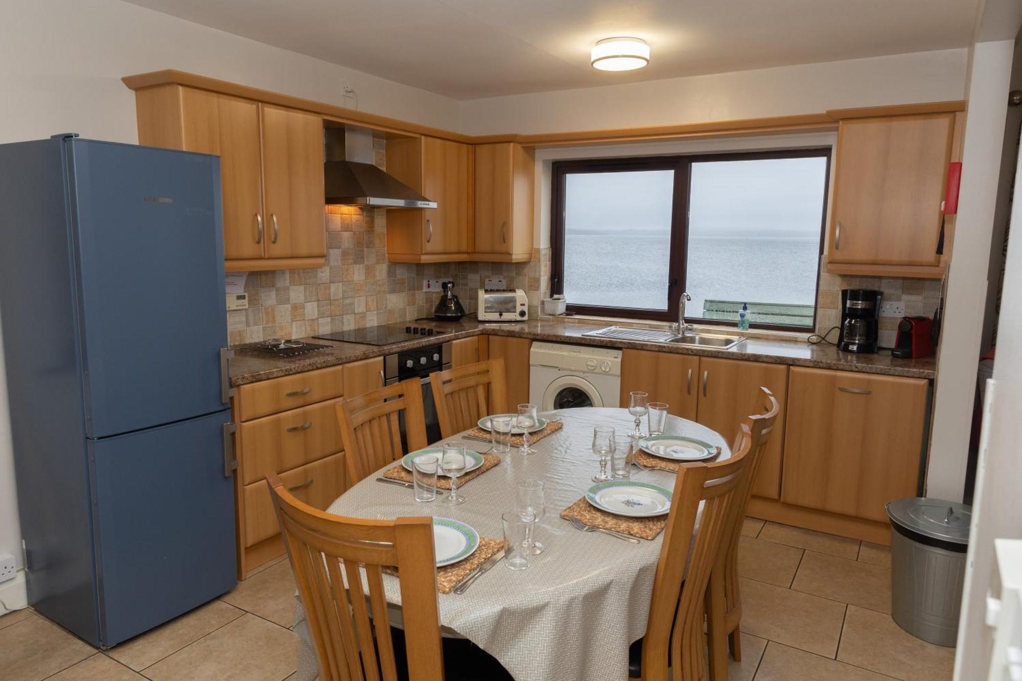 Tullybay Holiday Lodges Enniskillen Exterior photo